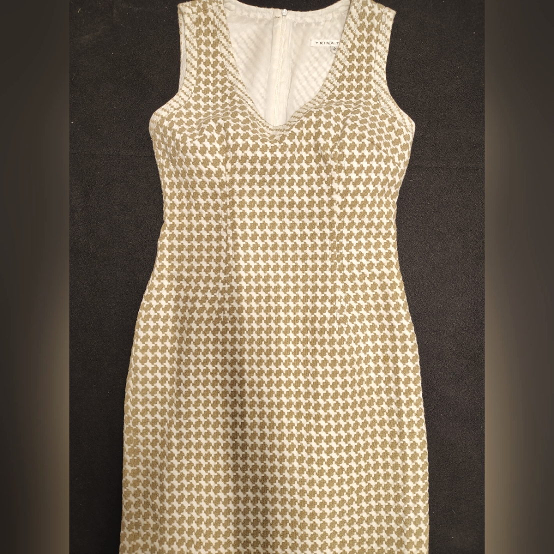 Trina Turk Chic Vtg Houndstooth Fitted Sheath Dress Women's Size 2